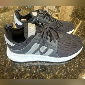 Boys Adidas sneakers. Black. Size 4.